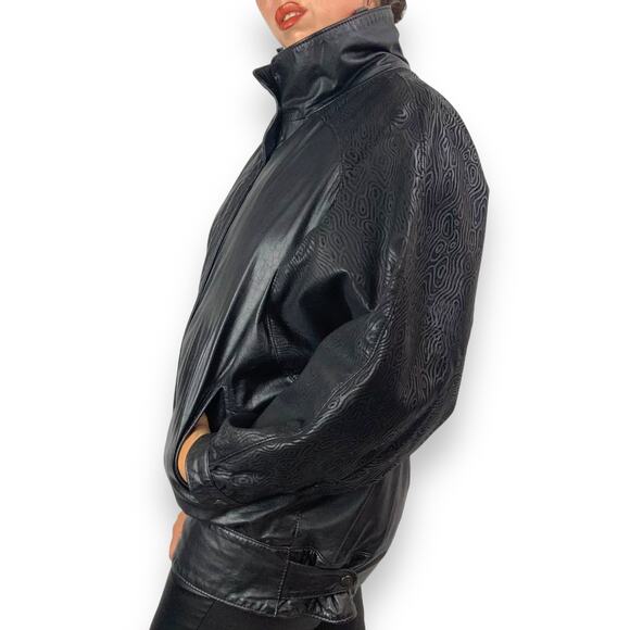 ❌SOLD❌ 1980's black leather batwing jacket by COMINT ARGENTINA - Picture 13 of 14